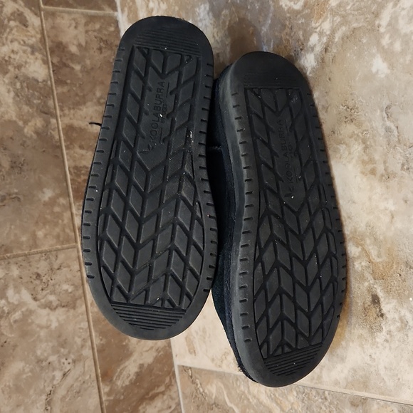 Koolaburra by Ugg black boots with bow kids size 3 - Picture 4 of 5